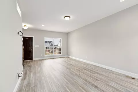 Living - 1 Hazel Ct, Wright City, MO 63390 photo 10 of 15