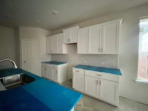 Kitchen - 1004 Elmstead Dr, Wht Settlemt, TX 76108 photo 1 of 2
