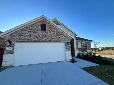 1004 Elmstead Dr, Fort Worth, TX 76108