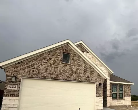 1004 Elmstead Dr, Wht Settlemt, TX 76108