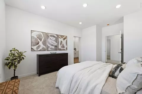 Bedroom - 2355 E 8th St, Davis, CA 95618 photo 2 of 4