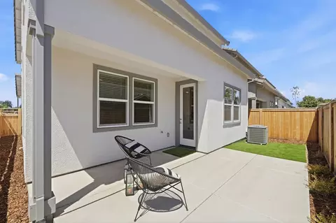 Exterior - 2355 E 8th St, Davis, CA 95618 photo 2 of 9