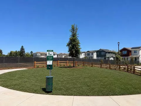 Exterior - 2355 E 8th St, Davis, CA 95618 photo 4 of 9