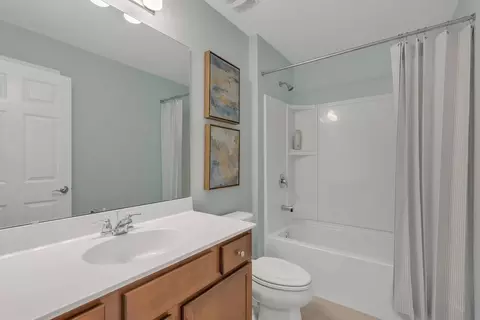Bath - 14184 Epply Dr, Jacksonville, FL 32218 photo 2 of 3