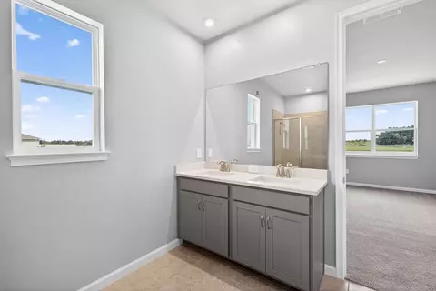 Bath - 13136 Oxeye Ln, Parrish, FL 34219 photo 2 of 3