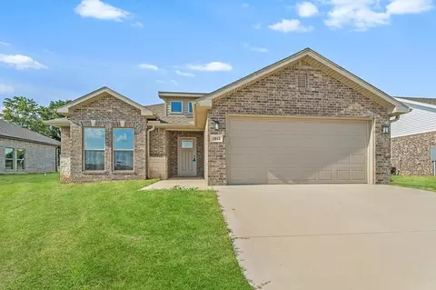 1812 Porter St, Pea Ridge, AR 72751