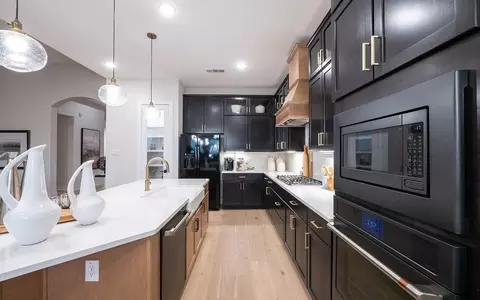 Kitchen - 2013 Trophy Dr, Heath, TX 75126 photo 5 of 9