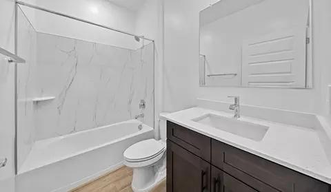 Bath - 1128 S Grantham Dr, Vail, AZ 85641 photo 2 of 7