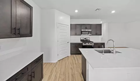 Kitchen - 1128 S Grantham Dr, Vail, AZ 85641 photo 3 of 13