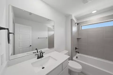 Bath - 724 Caroline Dr, Celina, TX 75009 photo 4 of 7