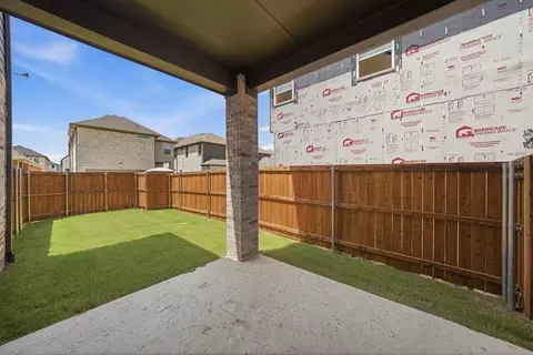 Exterior - 724 Caroline Dr, Celina, TX 75009 photo 3 of 4