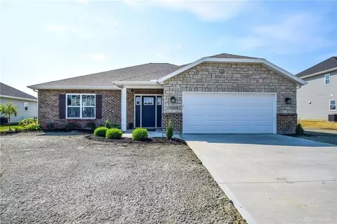 238 Darla Cir, Troy, OH 45373