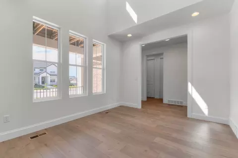 Living - 11629 Engelmann Dr, Draper, UT 84020 photo 3 of 4