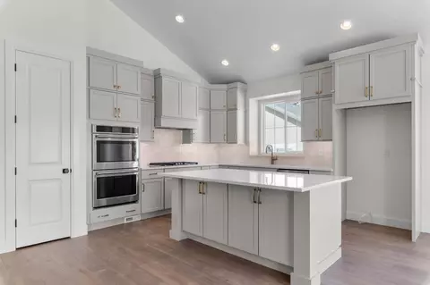 Kitchen - 11629 Engelmann Dr, Draper, UT 84020 photo 1 of 4
