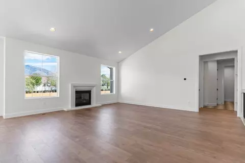 Living - 11629 Engelmann Dr, Draper, UT 84020 photo 2 of 4