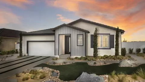 Exterior - 45609 17th St E, Lancaster, CA 93535 photo 6 of 8