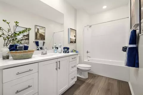 Bath - 45609 17th St E, Lancaster, CA 93535 photo 1 of 1