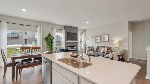 Kitchen - 1312 NE 60th St, Ankeny, IA 50021 photo 3 of 8