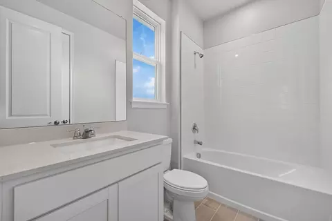 Bath - 9017 Sundance Ter, Parrish, FL 34219 photo 3 of 3