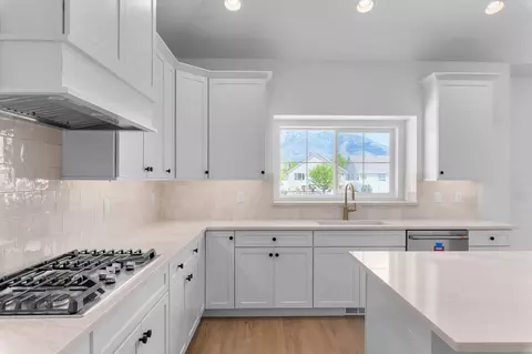 Kitchen - 11629 Engelmann Dr, Draper, UT 84020 photo 3 of 4