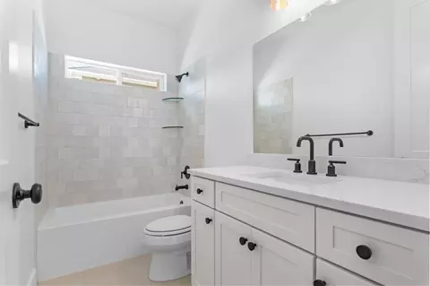 Bath - 11629 Engelmann Dr, Draper, UT 84020 photo 3 of 7