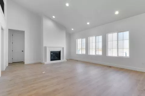 Living - 11629 Engelmann Dr, Draper, UT 84020 photo 2 of 3
