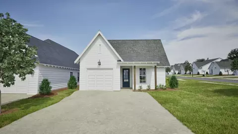 1060 Woodland Ln, Opelika, AL 36801