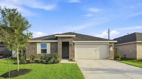 650 Meadowknoll Dr, Crosby, TX 77532