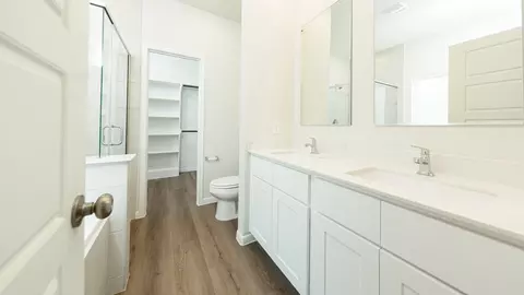 Entry Way - 2352 Nooksack Dr, Conroe, TX 77384 photo 3 of 5