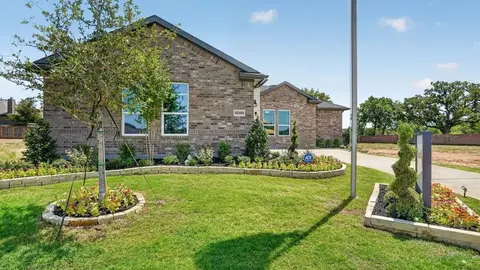 6889 Brahman Dr, Arlington, TX 76001