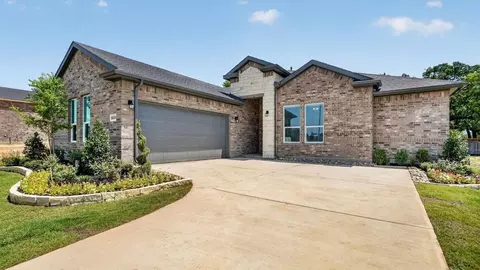 6889 Brahman Dr, Arlington, TX 76001