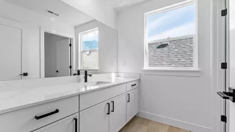 Bath - 718 N 1600 E, Salem, UT 84653 photo 4 of 7