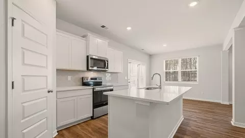 Kitchen - 11809 Conrad Cir, Hampton, GA 30228 photo 3 of 7