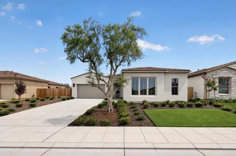 Exterior - 976 Pinecrest Rd W, Madera, CA 93636 photo 2 of 4