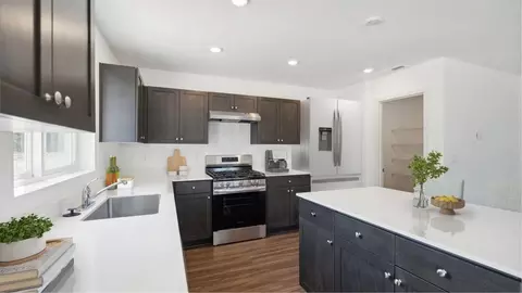 Kitchen - 16613 Blue Pine St, La Pine, OR 97739 photo 2 of 3