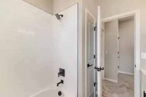 Bath - 46427 Heritage Ave, Bennett, CO 80102 photo 5 of 14