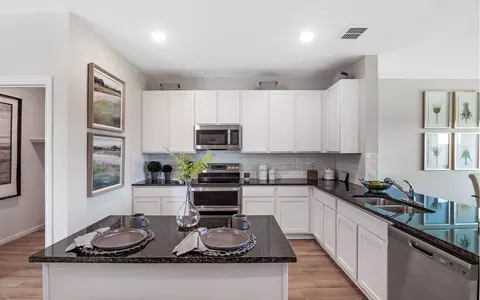 Kitchen - 11234 Katzer Pl, Converse, TX 78109 photo 6 of 7
