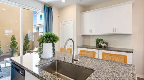 Kitchen - 1744 Phantom Ln, Rialto, CA 92376 photo 4 of 6