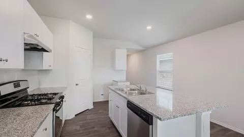 Kitchen - 9648 S Caballo Dr, Apache Junction, AZ 85120 photo 3 of 10