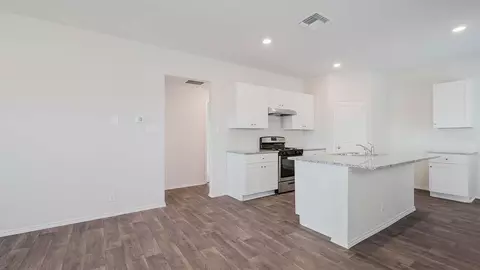 Kitchen - 9648 S Caballo Dr, Apache Junction, AZ 85120 photo 4 of 10
