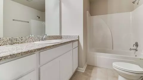 Bath - 7420 Cypress Point Dr, Ball, LA 71405 photo 2 of 7