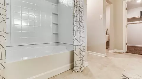 Bath - 7420 Cypress Point Dr, Ball, LA 71405 photo 5 of 7
