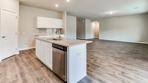 Kitchen - 7420 Cypress Point Dr, Ball, LA 71405 photo 2 of 9