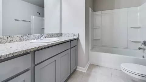 Bath - 7420 Cypress Point Dr, Ball, LA 71405 photo 3 of 7