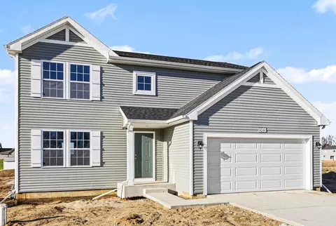 1404 Cedarwood St, Greenville, MI 48838