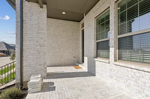 1001 Peach Blossom Ave, Crowley, TX 76036