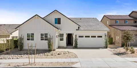 Exterior - 17485 Bear Crk, Hesperia, CA 92345 photo 2 of 18