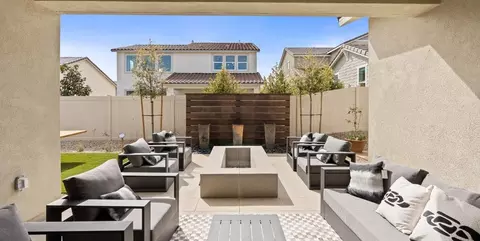 Exterior - 17485 Bear Crk, Hesperia, CA 92345 photo 4 of 18