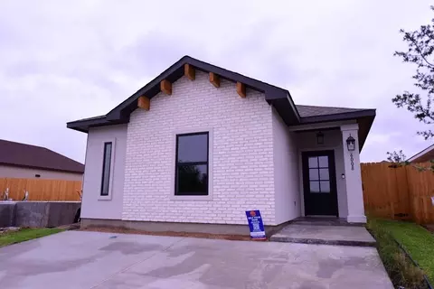 6008 Servando Dr, Laredo, TX 78045