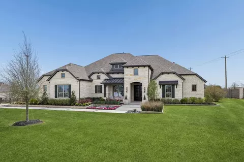 113 Swan Lake Dr, Waxahachie, TX 75165